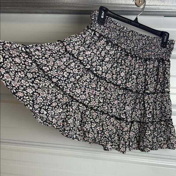 American Eagle Outfitters Black and White Tiered Mini Skirt - Picture 8 of 9